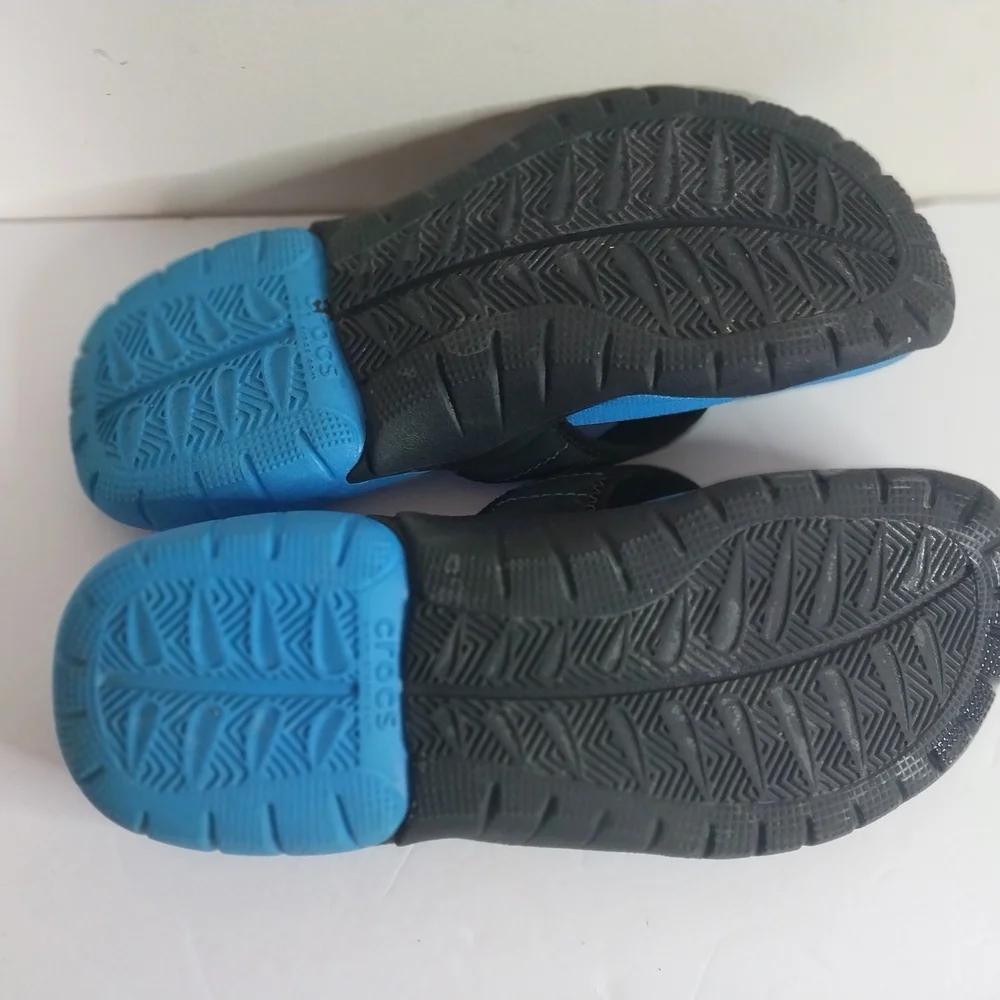 CROCS Iconic Confort Size M 13 Men's Blue and Black Flip Flops